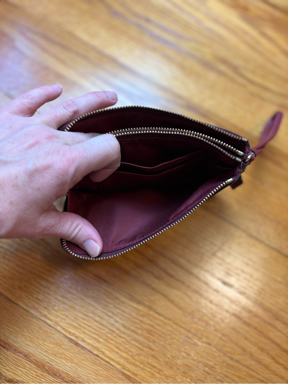 COACH Women’s Burgundy Leather double compartment Wristlet, like new! - Picture 8 of 14